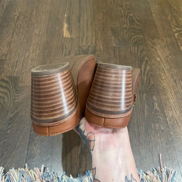 UGG brown ombre leather clogs with a 3 inch heel. - Picture 8 of 9